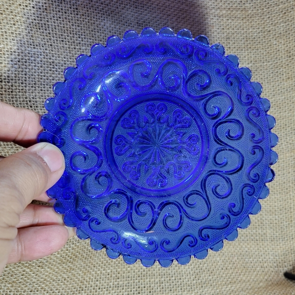 Vintage Cobalt Blue Pressed Glass Lacy Trinket Bowl - Picture 4 of 6